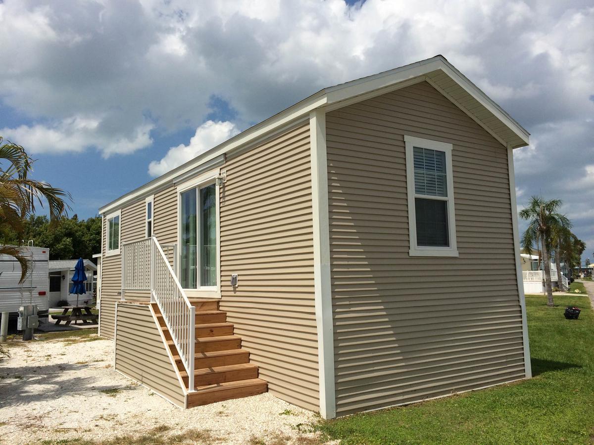 Fort Myers Beach Resort Two-Bedroom Park Model 4 Harlem Heights Exterior photo